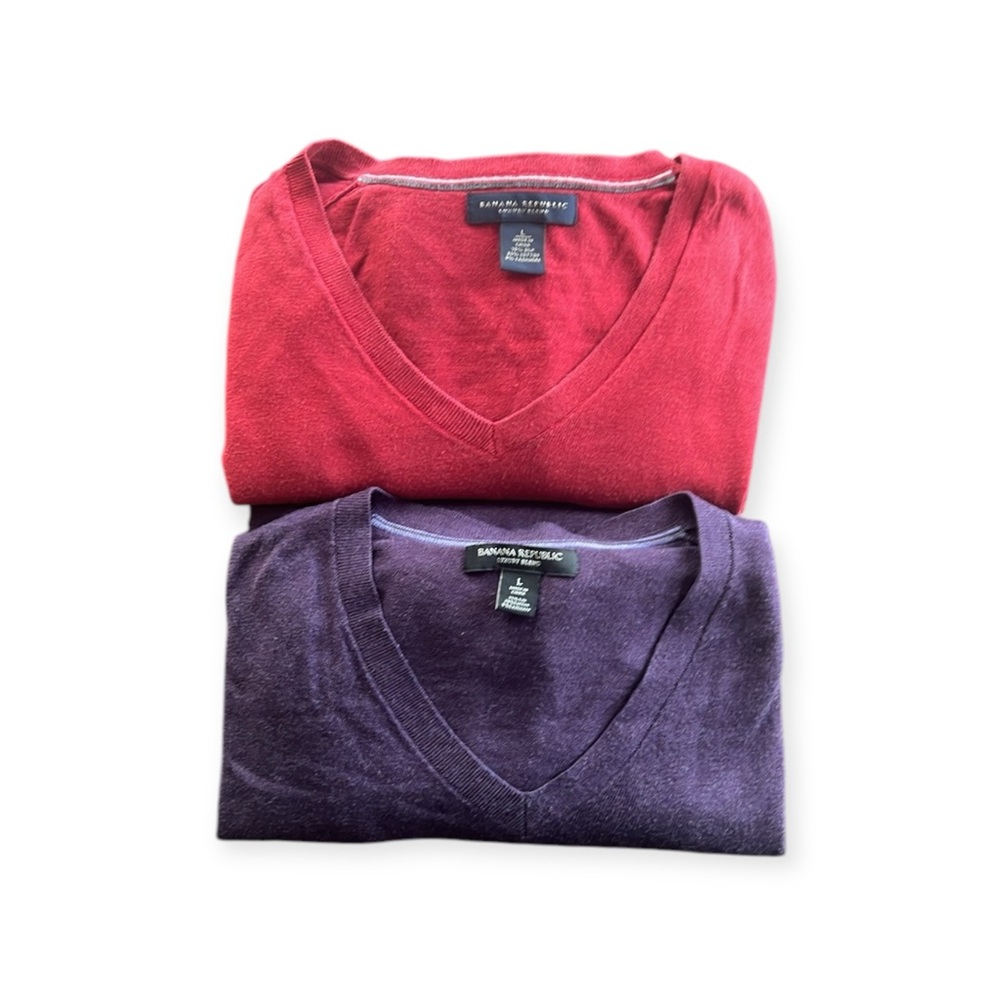 Men’s Banana Republic set of 2 Luxury Blend V-Neck Sweaters Size L Red/Aubergine